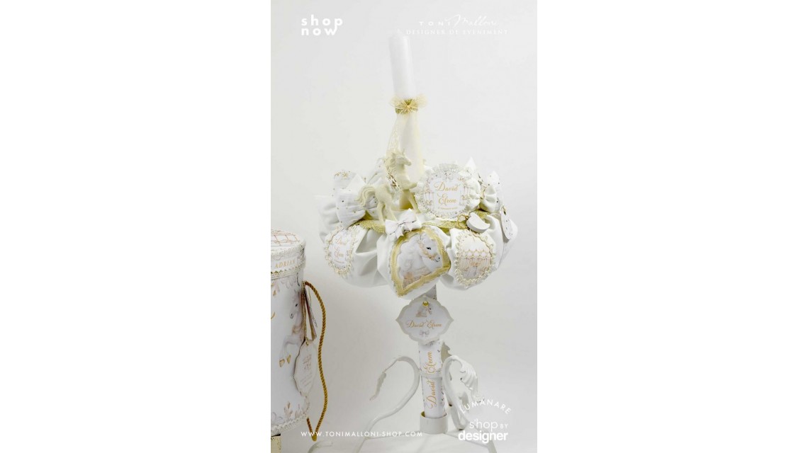 Lumanare botez personalizata cu dantele si cai albi White Carousel 4
